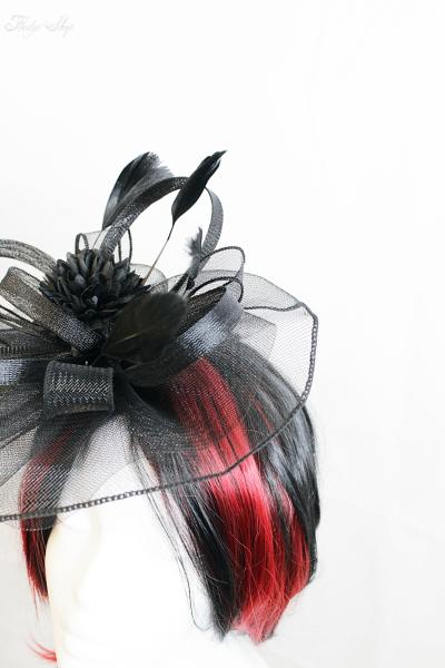 Gothic Haarschmuck „Midnight Dahlia“ mit Schleiernetz & Federn